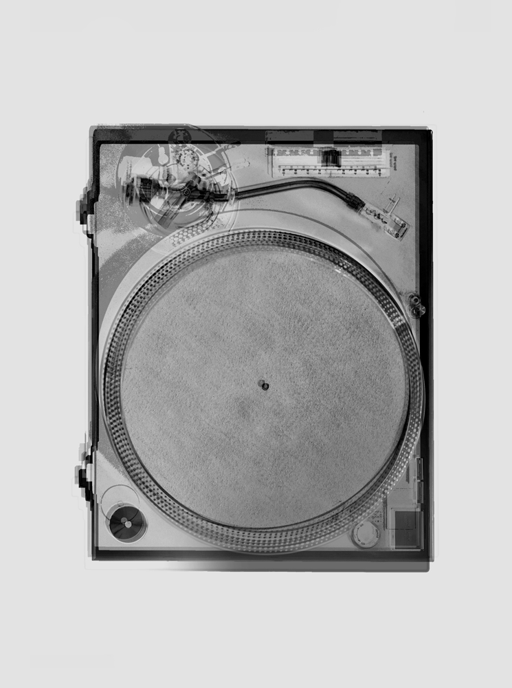 AL18654_BW